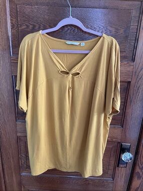 Lightweight Tie-Front Women’s Top in Mustard 3x